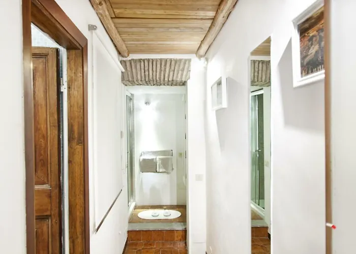 Arenula Luxury